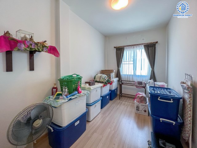 *****ทาวน์เฮ้าส์มือสองย่านนนทบุรี ม.ลุมพินีทาวน์วิลล์ ราชพฤกษ์-นครอินทร์ เนื้อที่ 17.5 ตร.ว. ฟังก์ชัน 3 ห้องนอน 2 ห้องน้ำ 2 ที่จอดรถ หน้าบ้านตรงกับสวน ไม่ชนใคร แถมฟรี! เครื่องปรับอากาศ, ปั้๊มน้ำ และถังเก็บน้ำ บนทำเลดี ใกล้ทางด่วน "ศรีรัช" และทางด่วน "รอบนอกกาญจนาภิเษก" จองเลย!